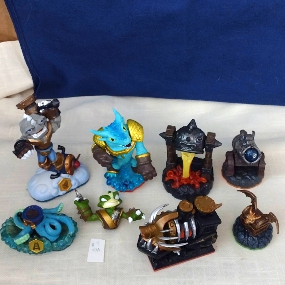 Lot of Activision Skylanders figures